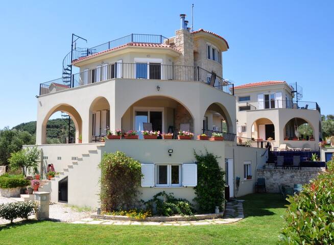 9-Bedroom Coastal Estate above Crete’s Western Sea gallery image 3