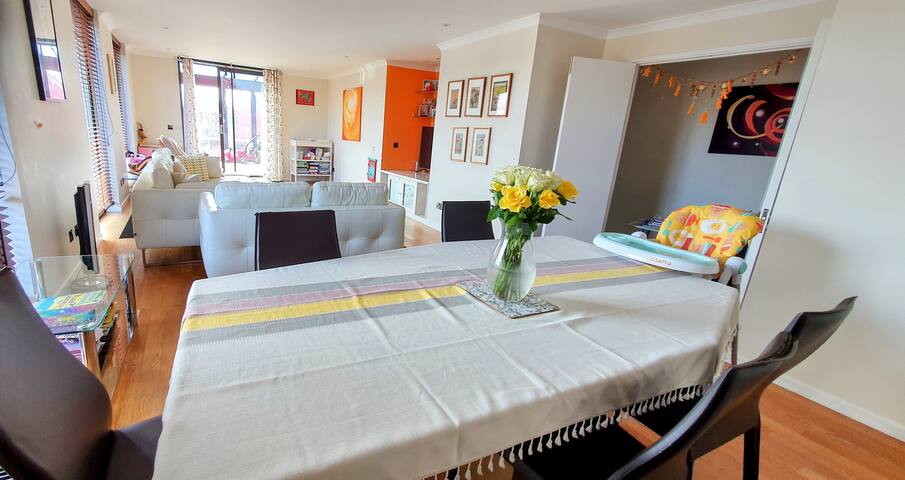 Spacious beautiful Penthouse flat central location gallery image 5