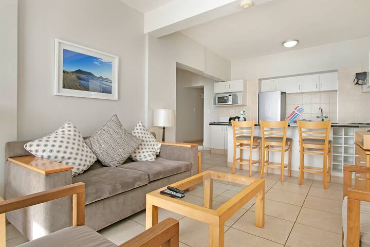 Lovely 2-bedroom serviced apartment with pool 308 gallery image 4