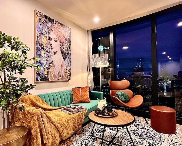 Top of CBD, Premier Location, Great Strategy View