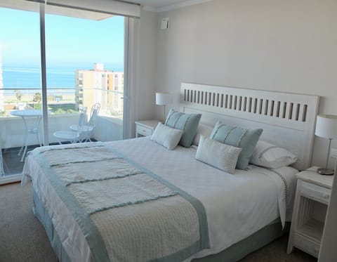 La Serena. Comfortable and nice apartment steps from the sea