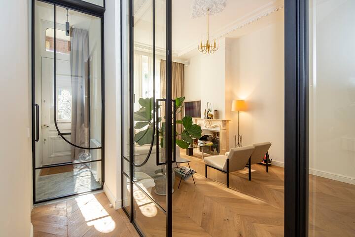 CCentre Light gf. apt. | 150m² | garden + view gallery image 3