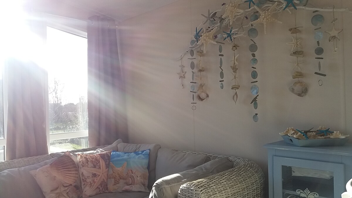 Top Airbnb: 5. Beachhouse, 1km Sea, Camping, Swimming Pool in Petten
