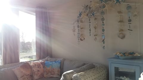 Top Airbnb: 5. Beachhouse, 1km Sea, Camping, Swimming Pool in Nolmerban