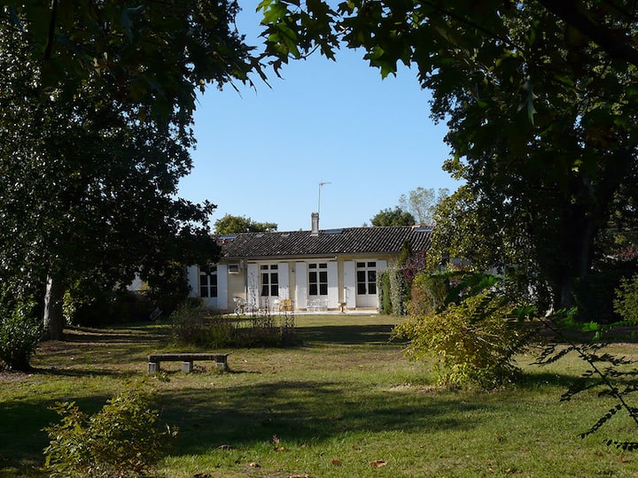 A La Campagne Aux Portes De Bordeaux - Pessac