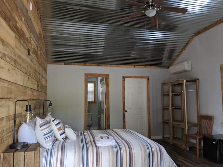 Cabin near Pretty Place! Nature lodges for Rent in Greenville County