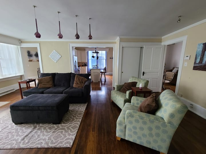 2 Bed/1 Bath In Historic Beautiful Downtown Home - Fairmont, NC