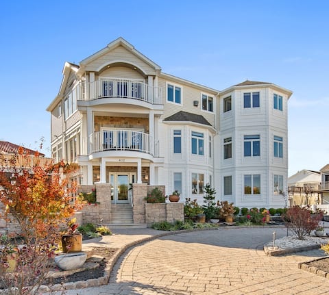 Brigantine Beach Retreat + Sleeps 16