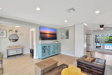Top Airbnb: Bright, open home w/ Pool, close to Delray & Beach in Boynton Beach