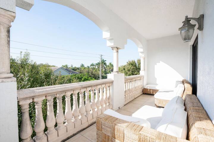 Beach, Las Olas, Heated Pool gallery image 5