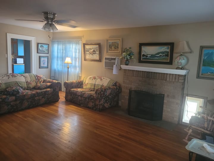 "Ann Neja Jones"
1930s Historical Home - 애빌린