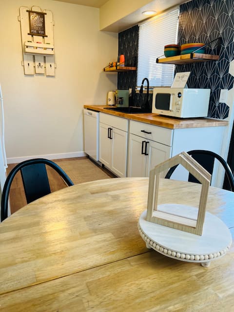 Newly Remolded Cozy Home