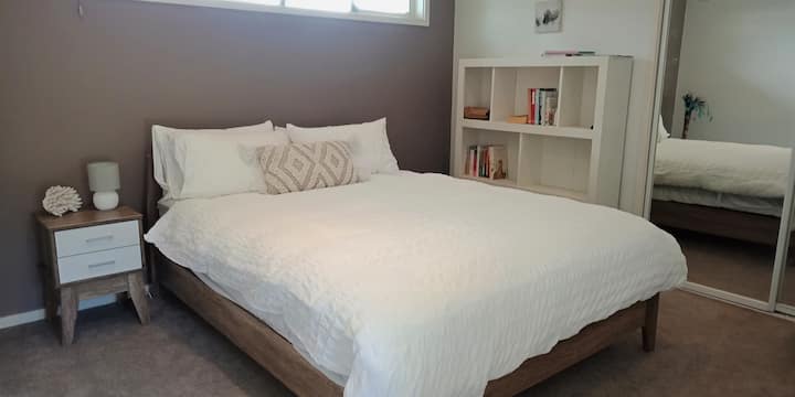 El dormitorio 3 es una habitación grande con construido en Robe.  La habitación perfecta para quedarse en la cama y disfrutar de un buen libro 