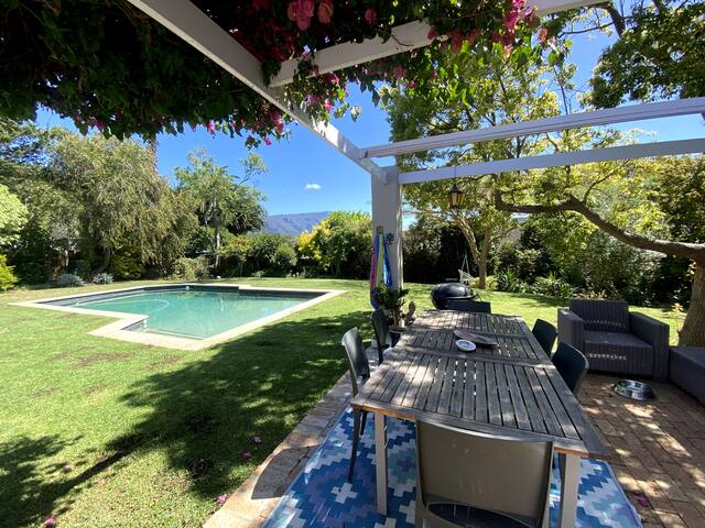 Home in Constantia Hills gallery image 5