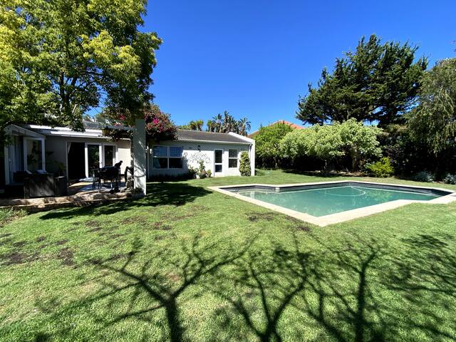 Home in Constantia Hills gallery image 4