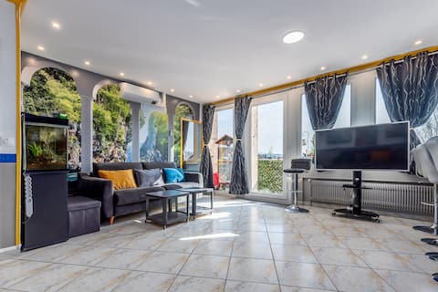 artismemory: A Unique Immersion Experience”.