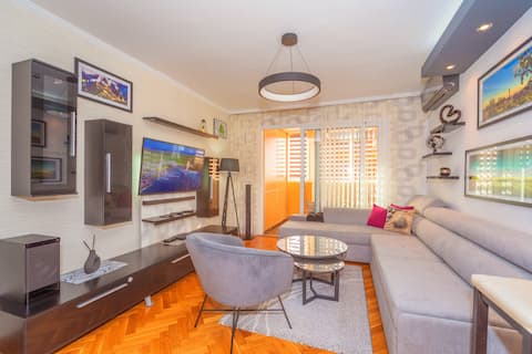 Popular Airbnb listing: Beni Apartment in Makedonsko Naselje