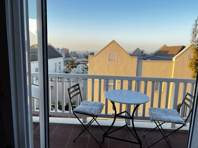 Spacious 2-bedroom apartment with view gallery image 5