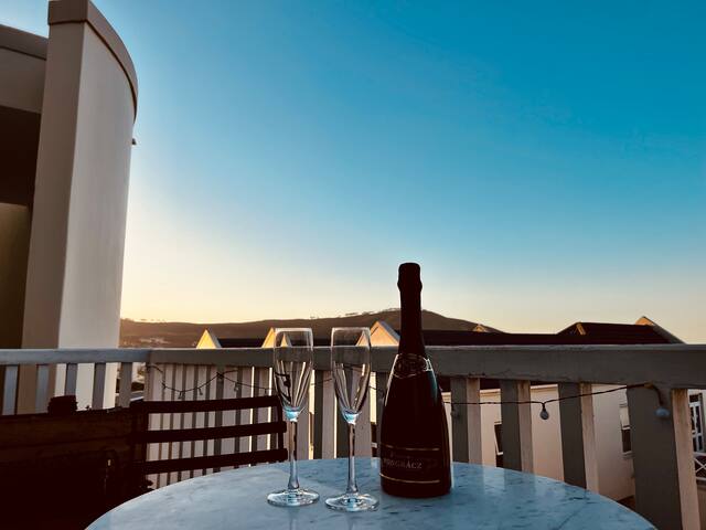 Spacious 2-bedroom apartment with view gallery image 4