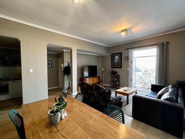 Spacious 2-bedroom apartment with view gallery image 3