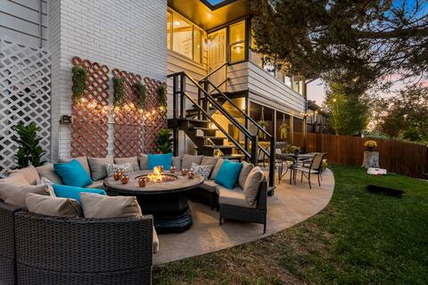 Sleeps 20: Hot Tub,  20mins to Denver, Red Rocks