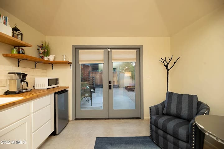 Adorable Guest House W/private Yard & Patio - Phoenix, AZ
