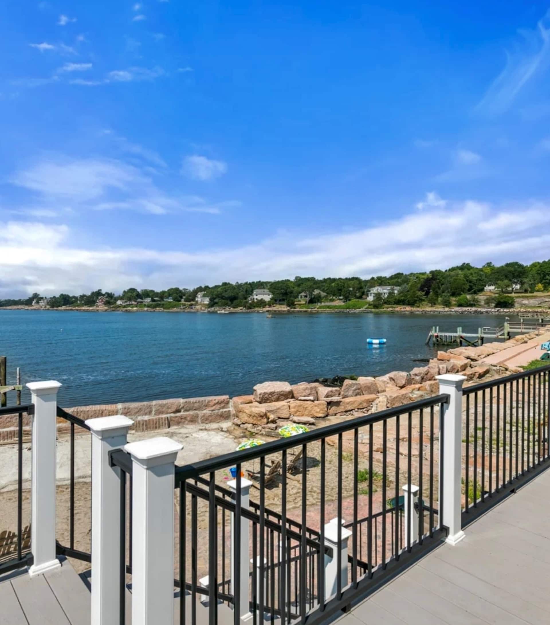 Waterfront Cottage With Unforgettable Views