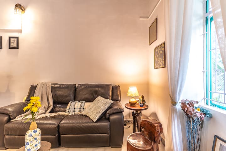 Living room image 5