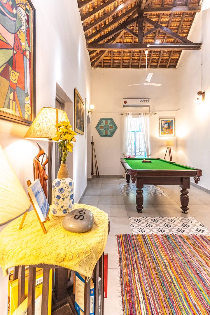 Living room image 6