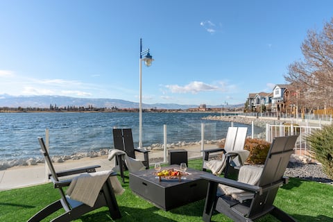 Modern Marina Lake Home with Amazing Views
