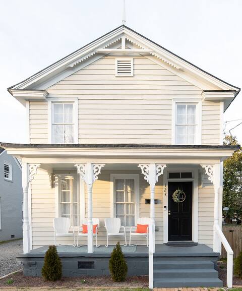 Walk to Downtown! | Dogs Welcome | Fenced Yard