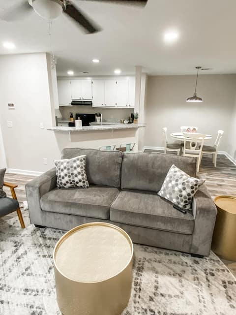 Top Airbnb: Suite Stella, a cozy two-bed & two-bath home! in Montgomery