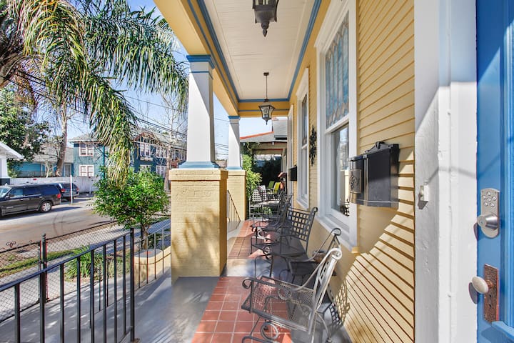 This is it! Renovated, Historic Bayou Gem 3BR/2BA! gallery image 2