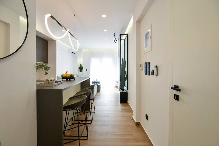 Luxury Downtown Apartment C2 gallery image 2