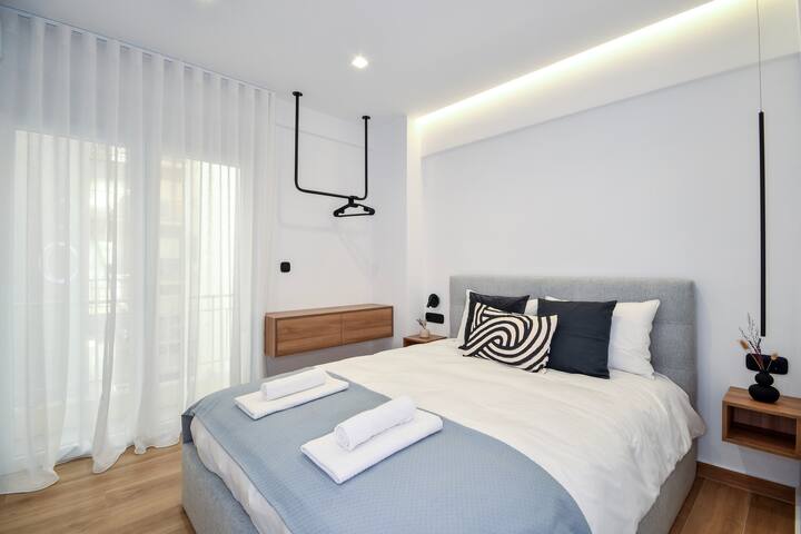 Luxury Downtown Apartment C2 gallery image 4