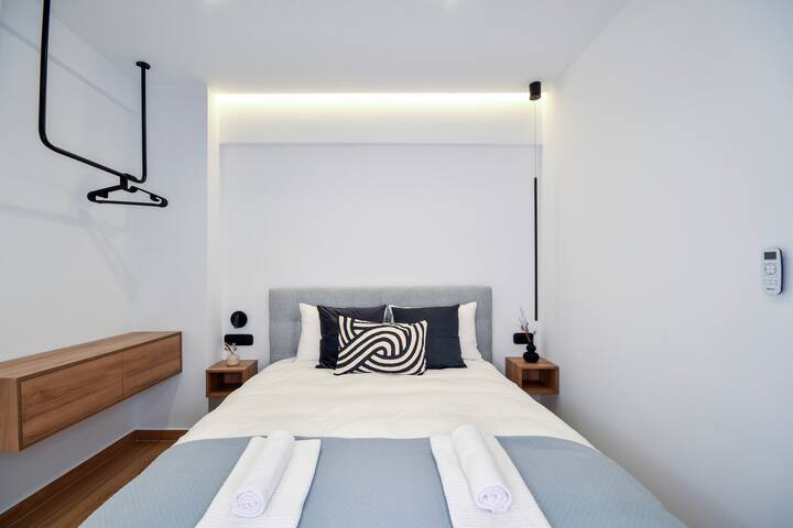 Luxury Downtown Apartment C2 gallery image 5