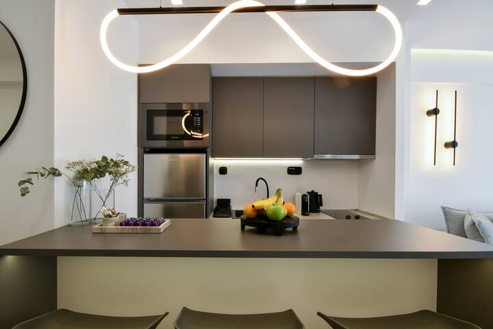 Luxury Downtown Apartment C2 gallery image 3