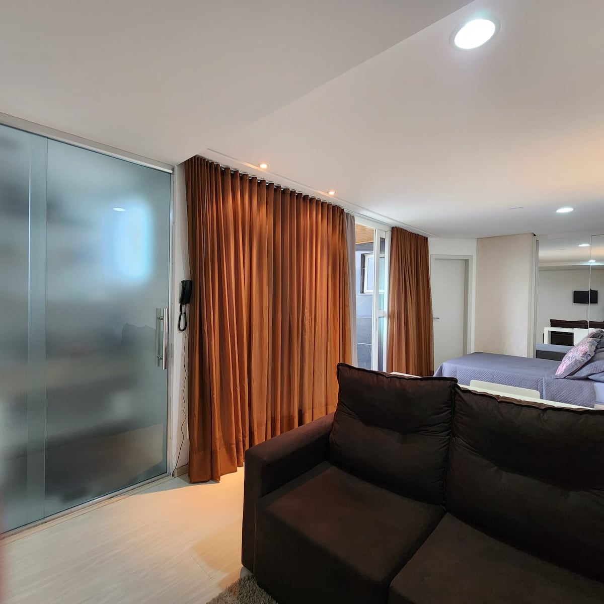 Anúncio popular: Luxury 2-bedroom flat with private balcony/garage/swimming pool em Estoril