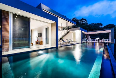 #1 Luxury VILLA W/Outdoor lounge area & Pool!