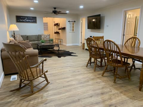 Cove Ln. Clubhouse #1 (trail access)