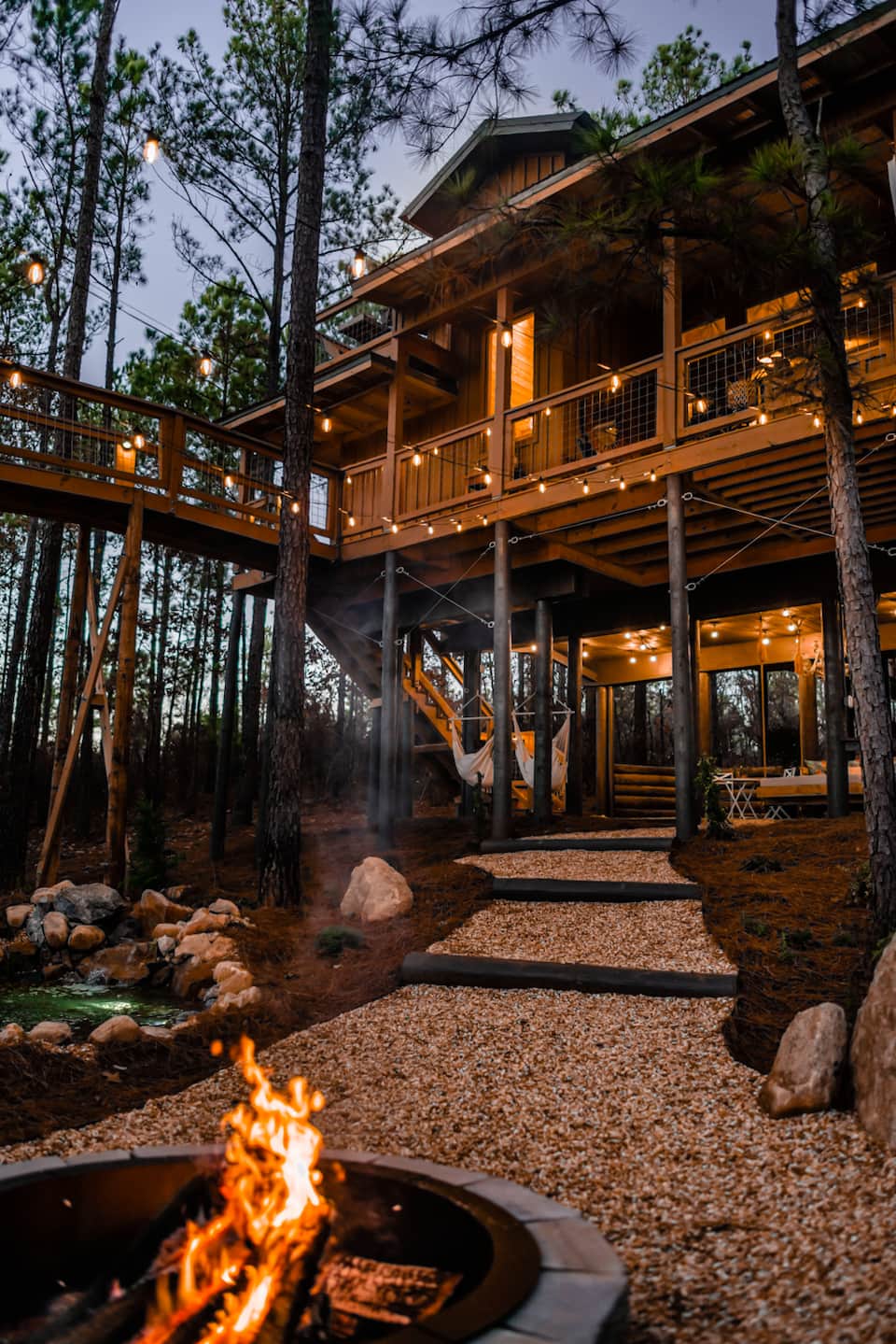 Bide in the Trees, a treehouse with a skywalk, Box Springs, Georgia, USA, photo 3 of 10