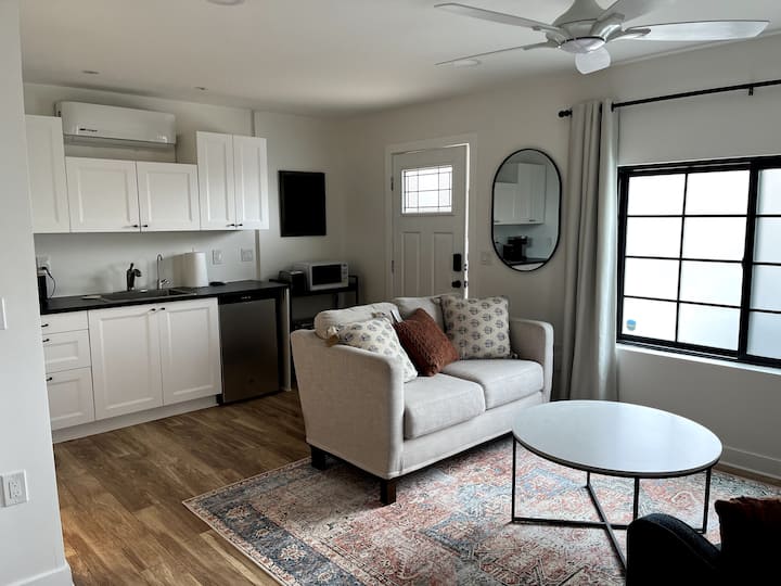 Centrally Located King Bed Suite - Arizona Christian University, Glendale