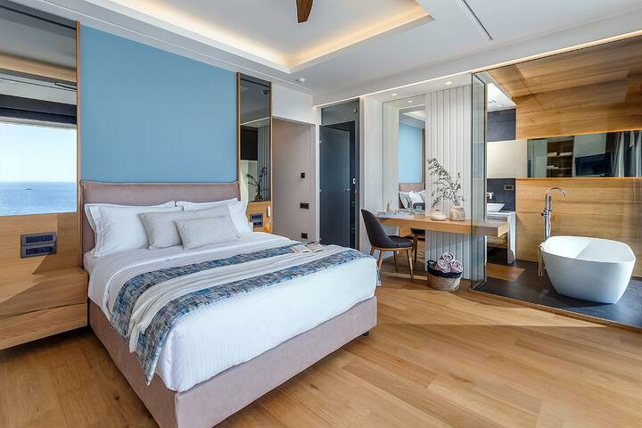 Newly Built 7 bedroom villa with heated pool gallery image 3