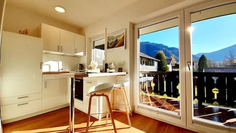 Top mountain view: modern apartment, very calm!
