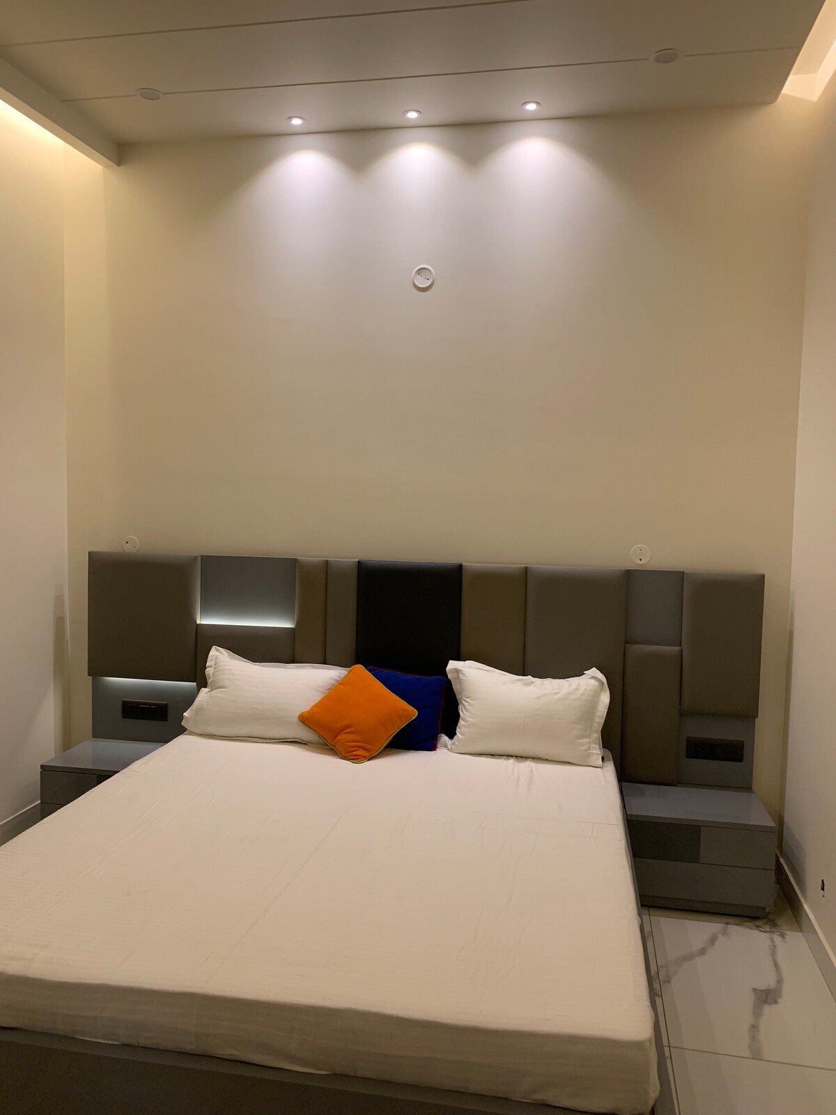 საძინებელი 1