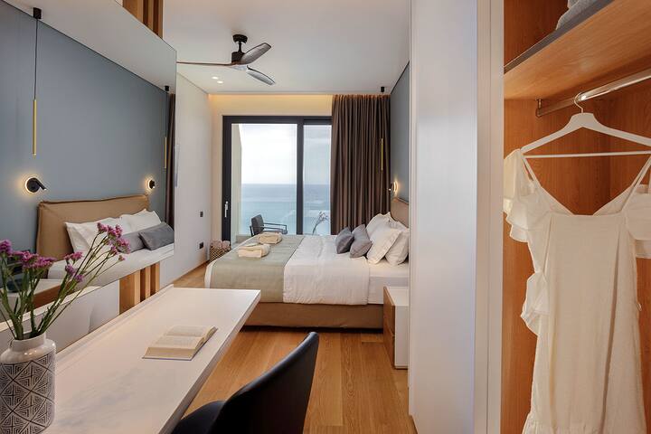 Brand new 6 bedroom villa with a heated pool gallery image 4