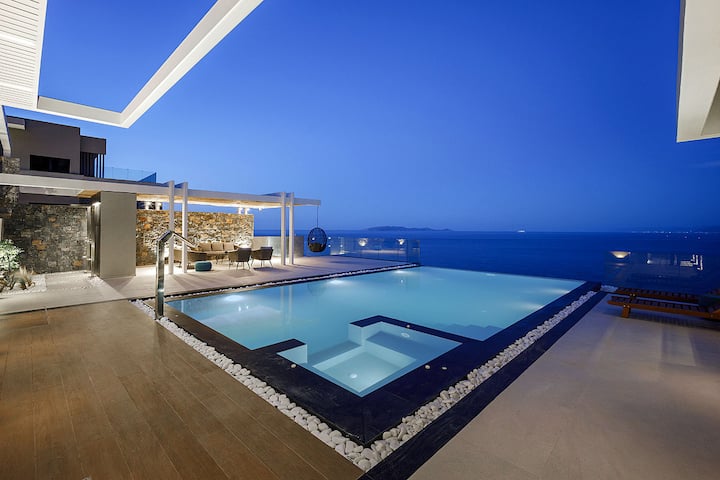 Brand New 6 Bedroom Villa With A Heated Pool - Héraklion