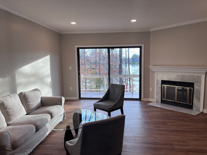 Lake House In Burke Virginia, Beautiful View, Walk - Fairfax, VA