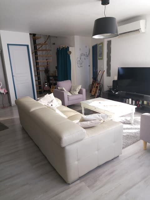Successful Airbnb property: 4-star architect-designed villa with air conditioning in Marseillan