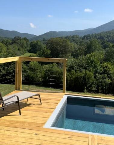 Wander Asheville Meadows gallery image 4